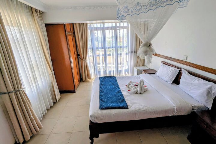 Room 8 of 31
