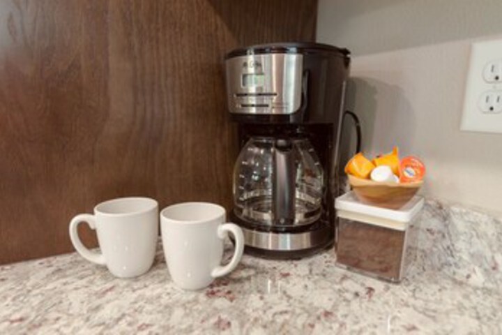 Breakfast/Coffee Service 20 of 106