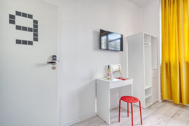 Room 8 of 36