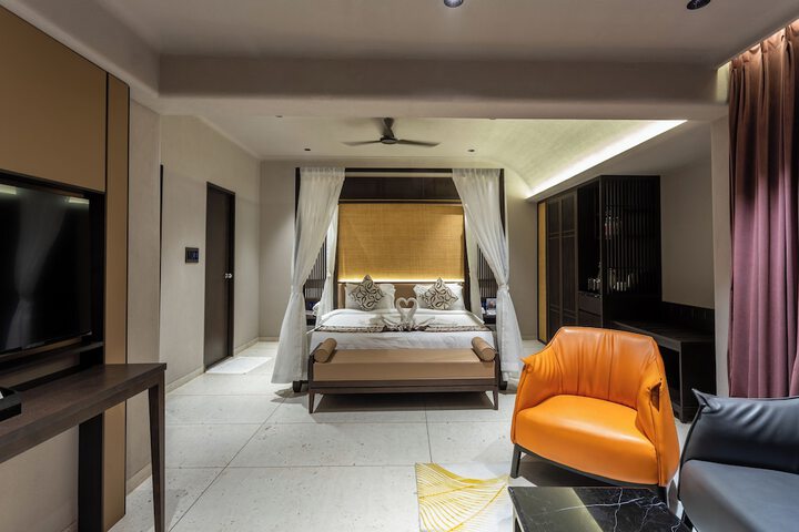 Room 7 of 44