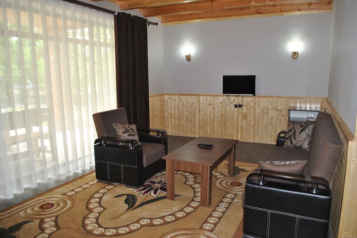 Room 9 of 25