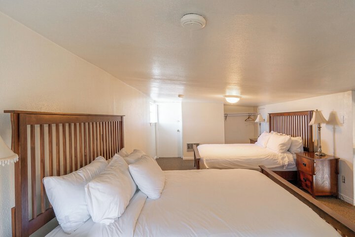 Room 8 of 113