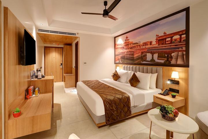 Room 14 of 36