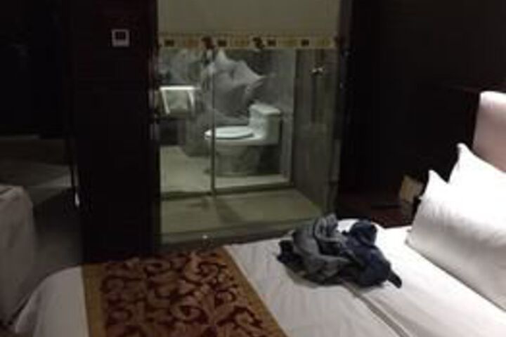 Room 30 of 112