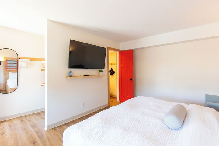 Room 48 of 103