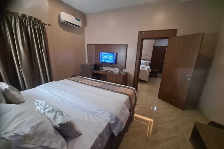 Room 14 of 51
