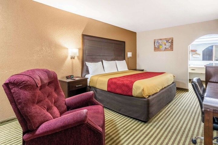 Room 8 of 26
