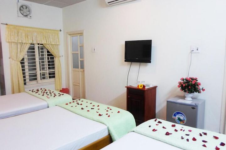 Room 5 of 37