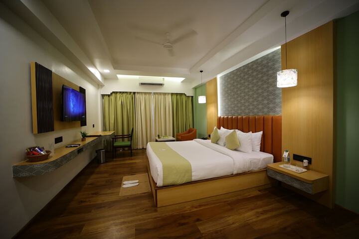 Room 2 of 16