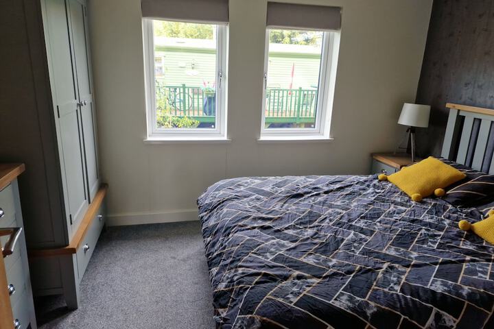 Room 2 of 15