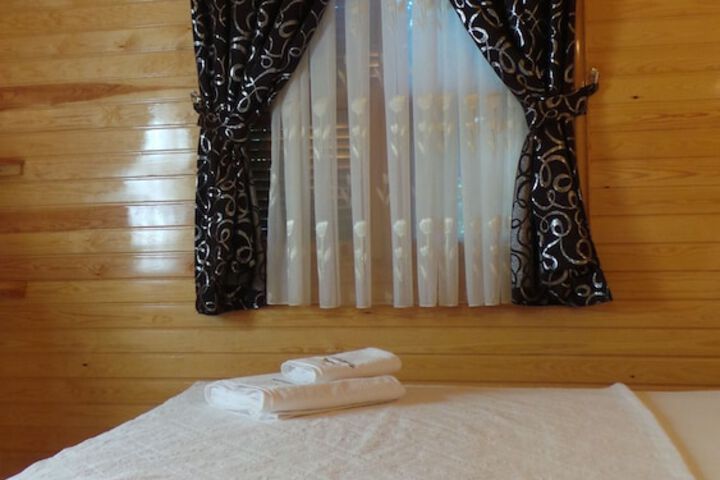 Room 14 of 115