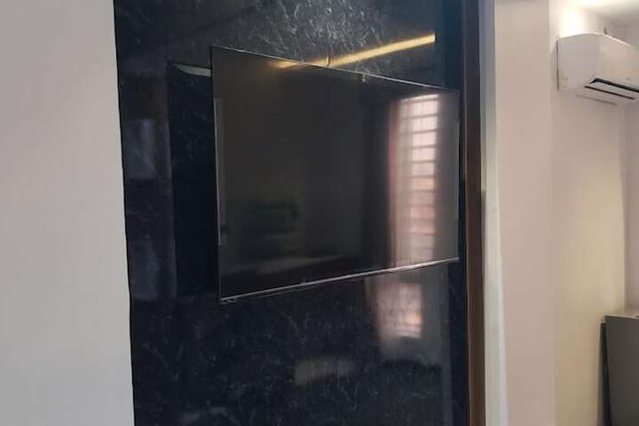 Room 6 of 52