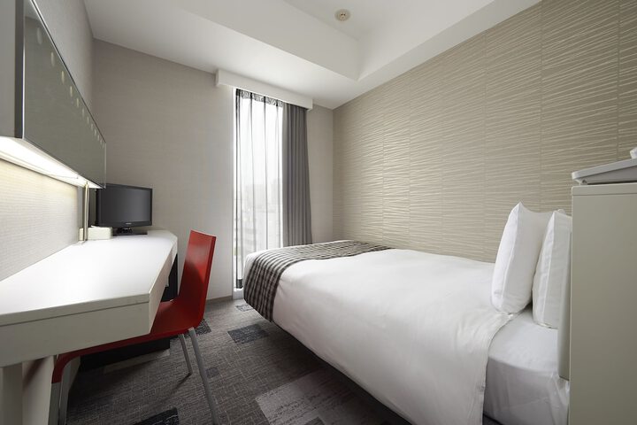 Room 9 of 30