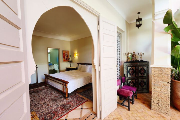 Room 8 of 13