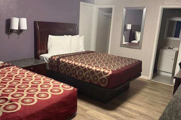 Room 15 of 27