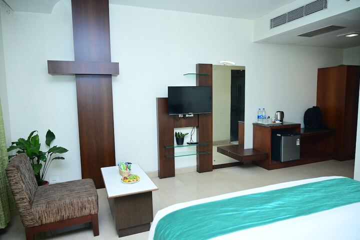 Room 16 of 25