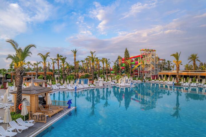 Pools & Facilities