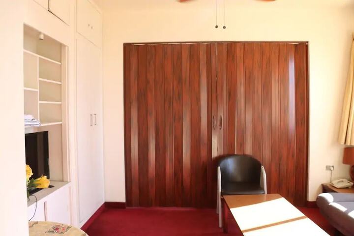 Room 28 of 39