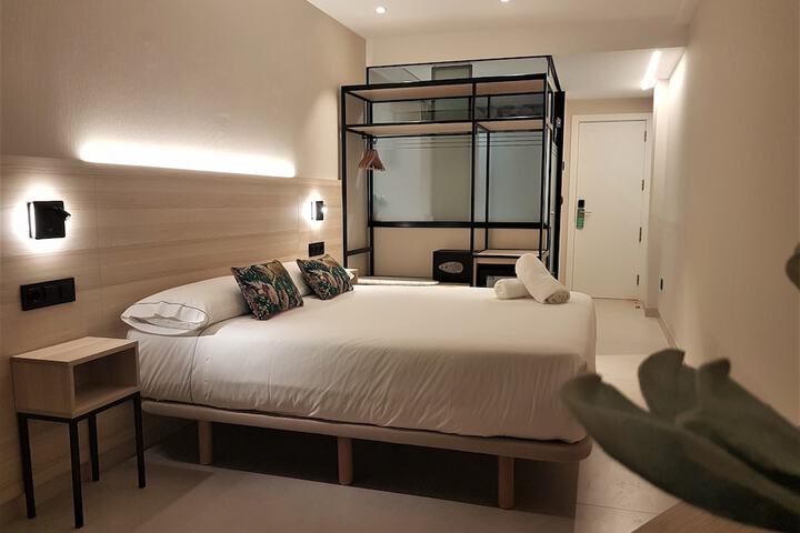 Room 7 of 51
