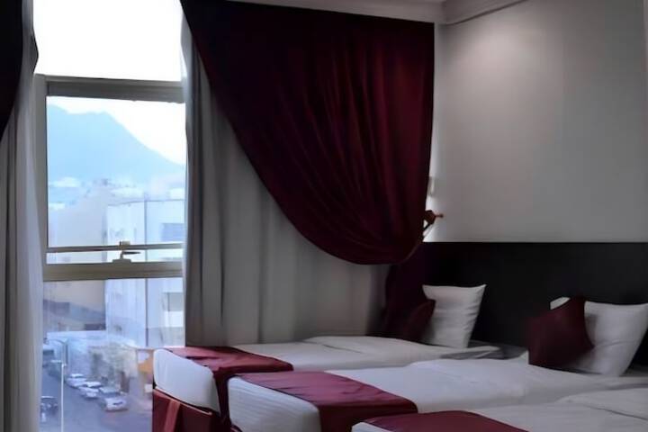 Room 2 of 6