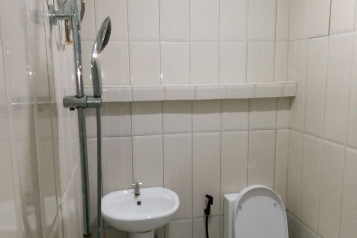 Room 13 of 19