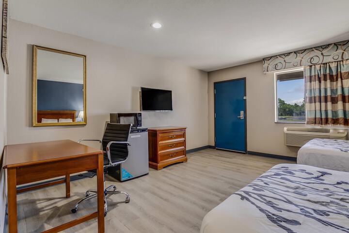 Room 16 of 38
