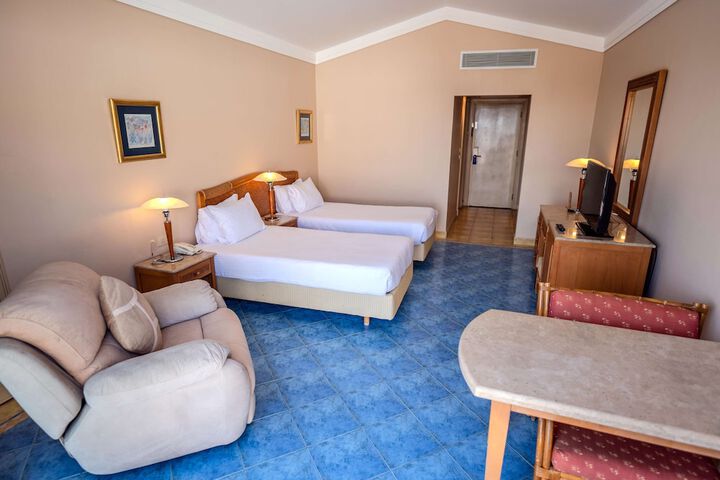 Room 19 of 125