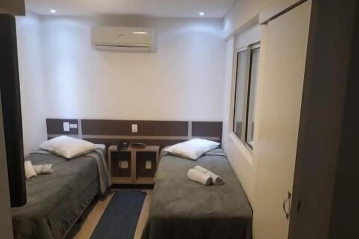 Room 4 of 11