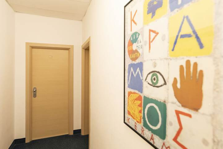 Ballroom/Hall 90 of 96