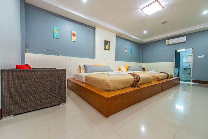 Room 6 of 29