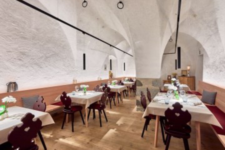 Dining 33 of 42