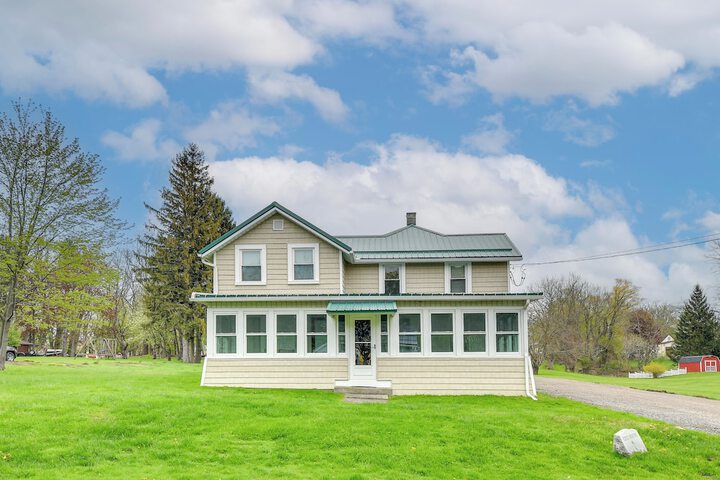 Walk to Beach! Sodus Point Escape w / Private Yard