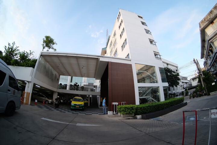 Hotel 100 of 100