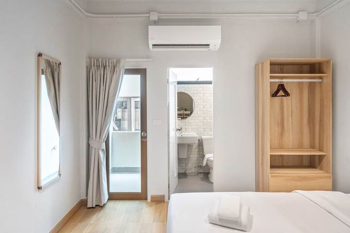 Room 8 of 35