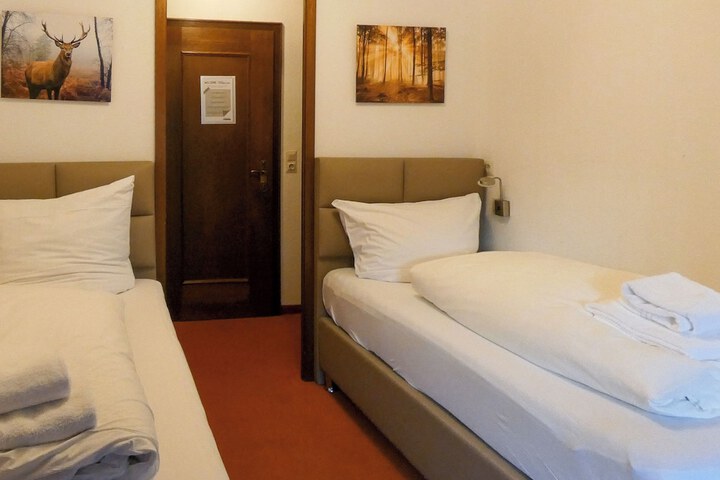 Room 25 of 69