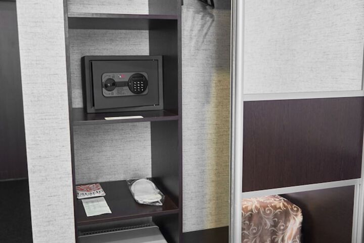 Room 26 of 82