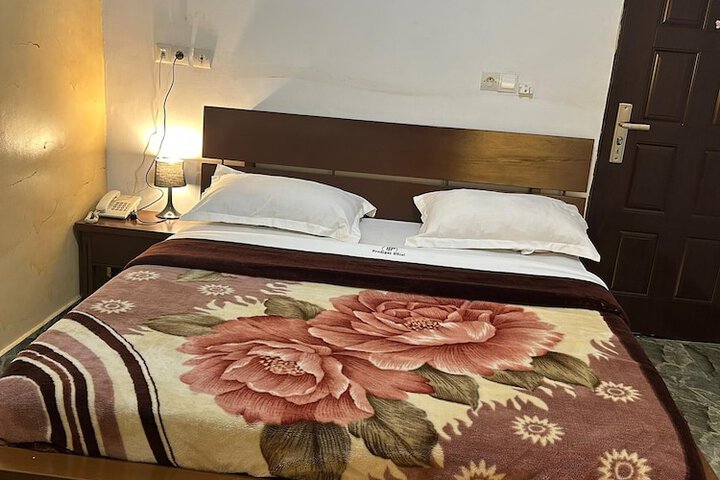 Room 43 of 307
