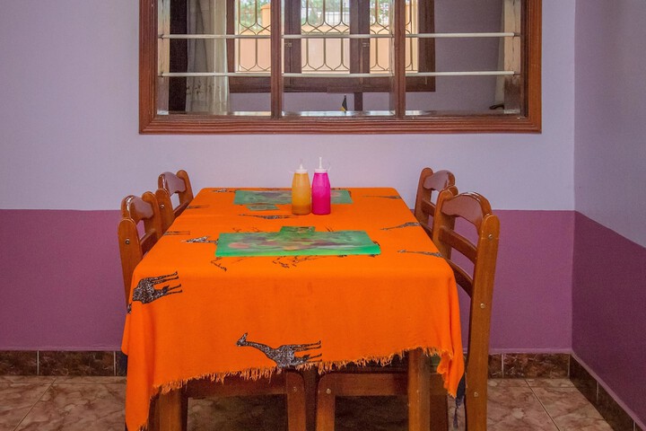 Dining 27 of 31