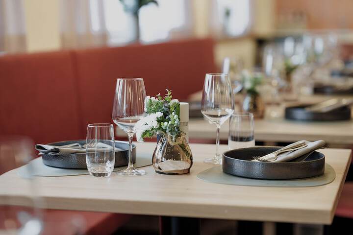 Dining 20 of 25
