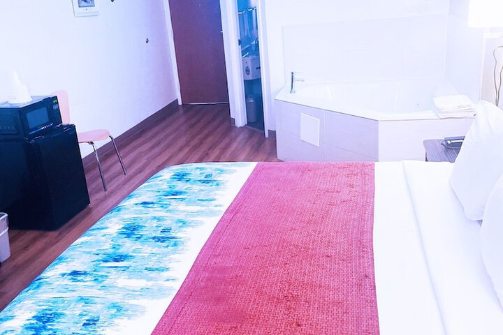 1 King Bed (1 of 8)