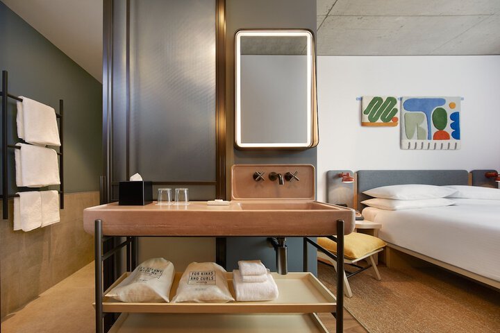 Room 30 of 78