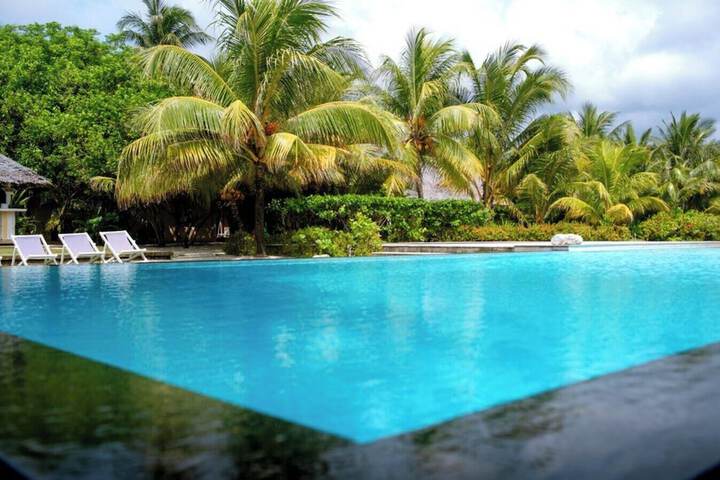 Hotel Pool