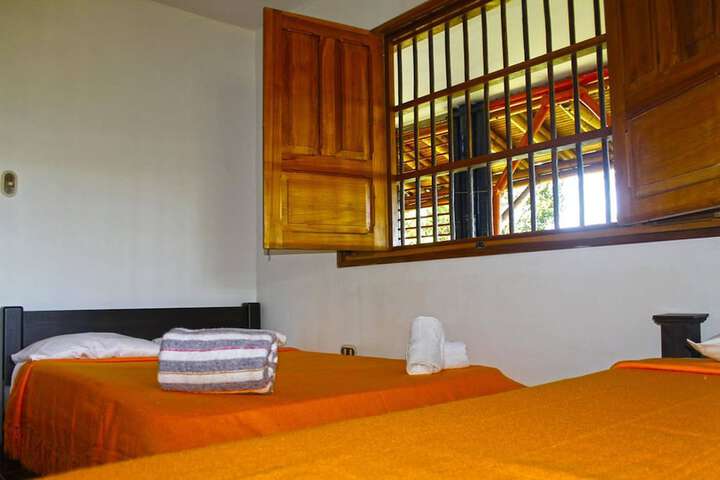 Room 10 of 25