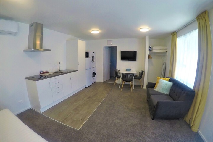 Room 9 of 37
