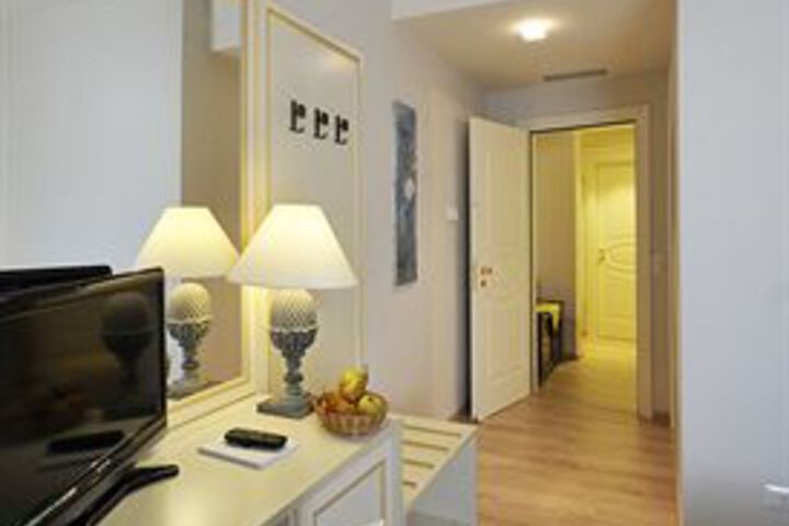 Room 26 of 33