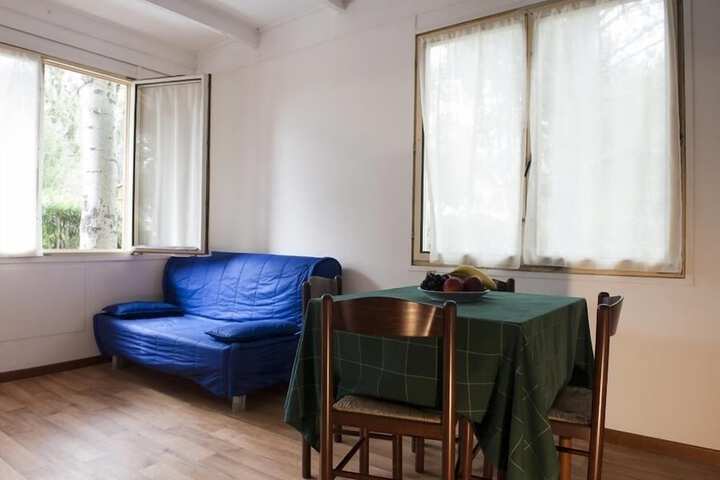Room 5 of 37