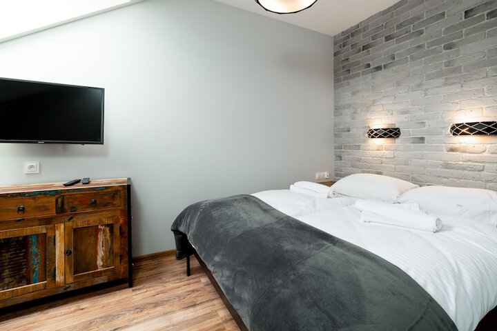 Room 56 of 375