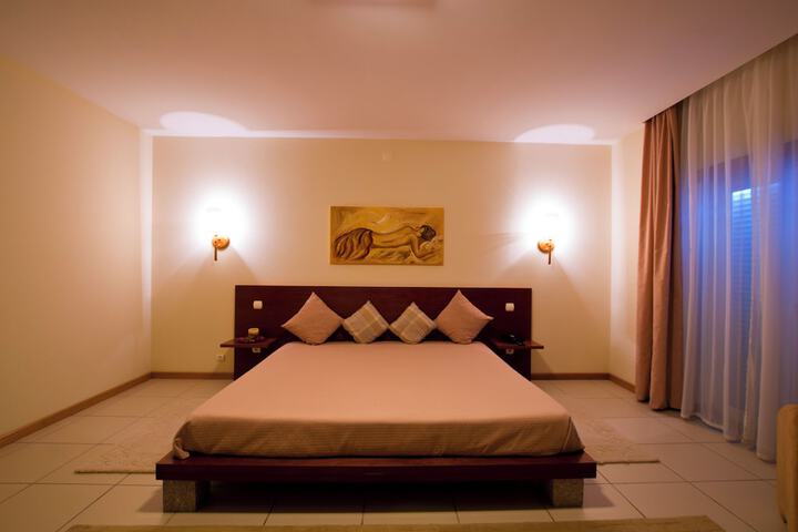 Room 11 of 38