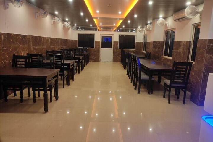 Dining 6 of 7
