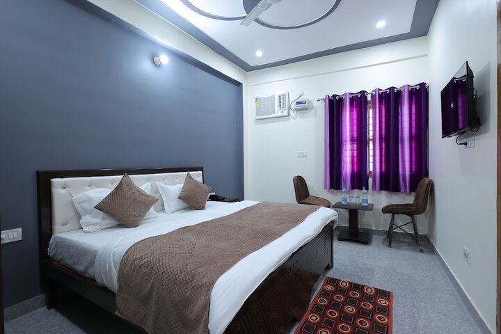Room 12 of 83